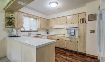 2105 N Alexander Ln, Bethany, OK 73008