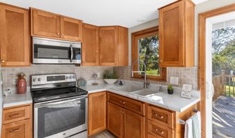 1835 Homeworth Rd, Alliance, OH 44601