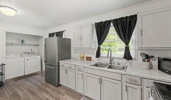 702 11th St, Altavista, VA 24517