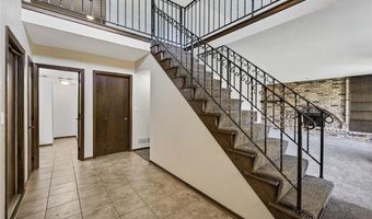 108 Hidden Meadow Rd, Apple Valley, MN 55124
