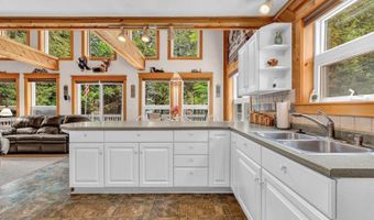 30 Beaver Bog Ln, Abbot, ME 04406