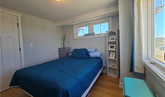 9 Arbeth Rd, Narragansett, RI 02879