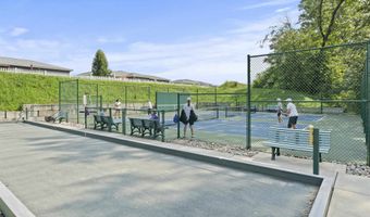 162 Buttonwood Dr, Brattleboro, VT 05301