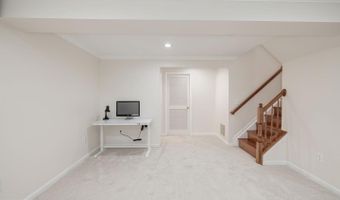 5209 DUNSTABLE Ln, Alexandria, VA 22315