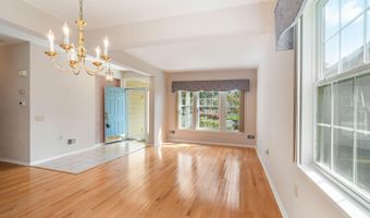17 Breeze Ter, Barnegat, NJ 08005