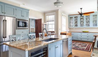 10 Bull St, Newport, RI 02840