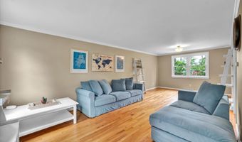7 Beechwood Cir, Cromwell, CT 06416