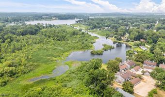 255 Portage Lakes Dr E, Akron, OH 44319