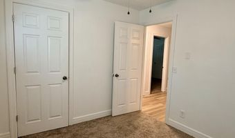 904 S Oak Ridge Dr, Aurora, MO 65605