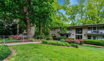 7717 DONNYBROOK Ct 103, Annandale, VA 22003