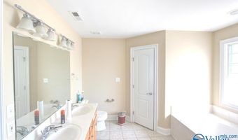 16874 Raspberry Ln, Athens, AL 35613