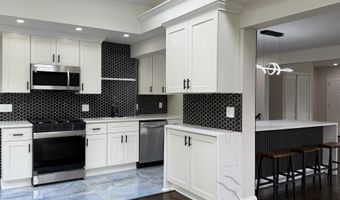 7102 JAYHAWK St, Annandale, VA 22003