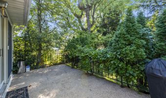 26 Warren Dr, Aberdeen, NJ 07747