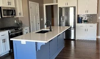 15653 Lakeside Dr, Basehor, KS 66007