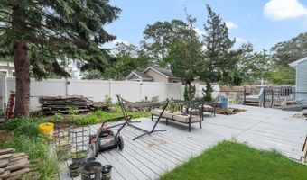 40 Elm St, Beachwood, NJ 08722