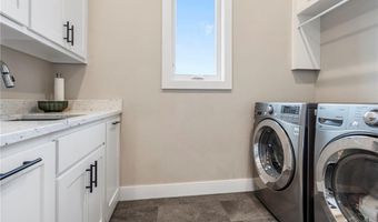 4301 S 87th Pl, Bentonville, AR 72713