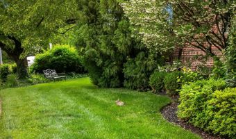 610 SOMERSET Rd 302, Baltimore, MD 21210