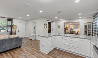 6837 TOM THUMB Dr, Jacksonville, FL 32210