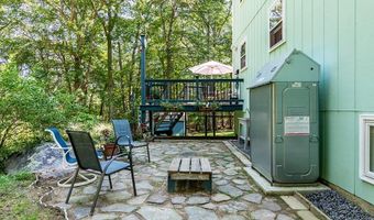 81 Shippee Rd, East Greenwich, RI 02818