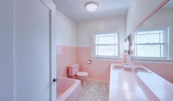 411 N B St, Arkansas City, KS 67005