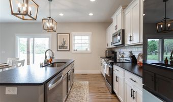 6512 Summer Shade Cir, Alvaton, KY 42122