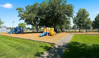 81 Elm St, Beachwood, NJ 08722