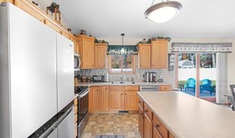 915 Wildflower Ct, Amery, WI 54001