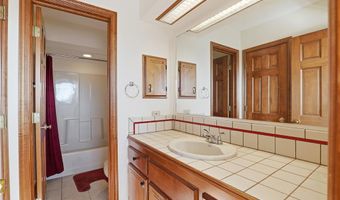 1722 N Myers Rd, Apache, OK 73006