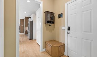 208 E APPLE CREEK Rd, Appleton, WI 54913