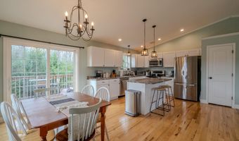 19 Magnolia Hill Rd, Bangor, ME 04401