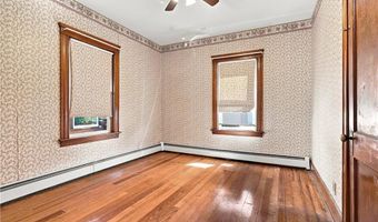 29 E Earle St, Cumberland, RI 02864
