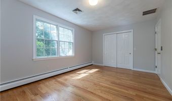 258 Woodridge Dr, North Kingstown, RI 02874
