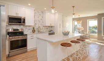 74 Quarry Dock Rd 74, Branford, CT 06405