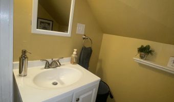 4 Trueworthy Ave, Augusta, ME 04330