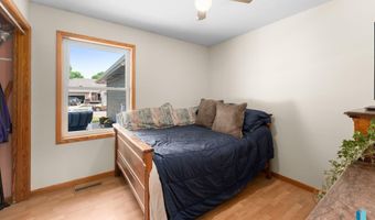 108 N Maple Ave, Brandon, SD 57005