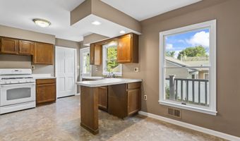 76 9th St, Belford, NJ 07718