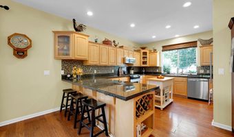 951 S St, Springfield, OR 97477