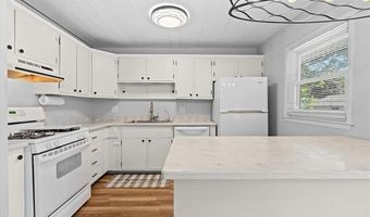 2370 Roselawn St, Wolverine Lake, MI 48390