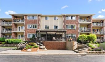 30 Argyle Ave 206, East Providence, RI 02915