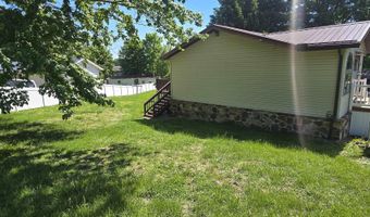 340 E Spring St, Bloomfield, IN 47424