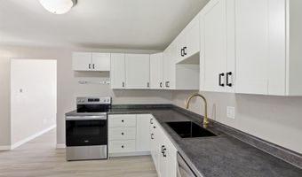 1831 S ONEIDA St, Appleton, WI 54915
