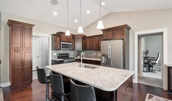 720 Timberview Dr, Adel, IA 50003