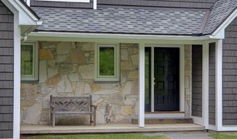 105 Brook Dr, Burlington, VT 05408