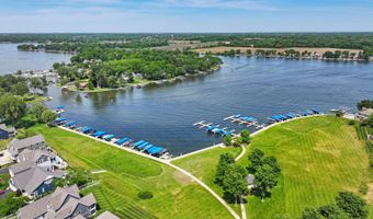 40561 N Newport Dr, Antioch, IL 60002