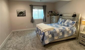17895 168th St, Basehor, KS 66007