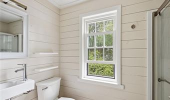 1331 New London Ave, Cranston, RI 02920