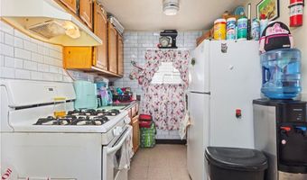 21 Watson St, Central Falls, RI 02863
