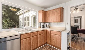 1210 Henry St, Ann Arbor, MI 48104