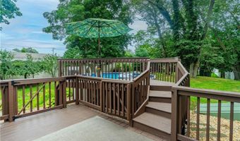 65 Jeri Lynn Cir, Warwick, RI 02886