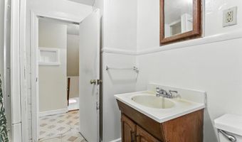34 Gilbert Ave, Bloomfield, CT 06002
